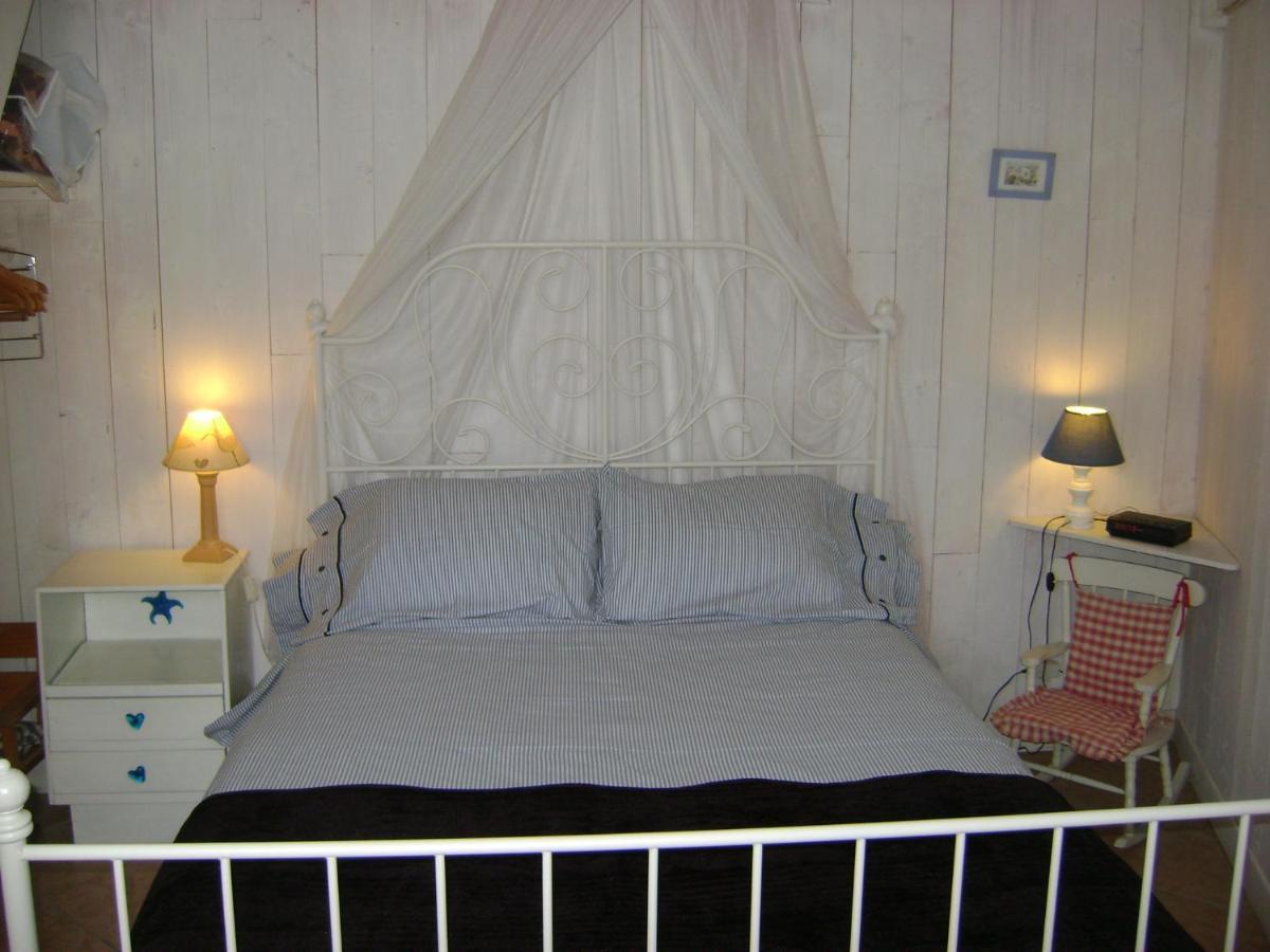 La Petite Maison Sur L'Ile De Re Ла Флот Екстериор снимка
